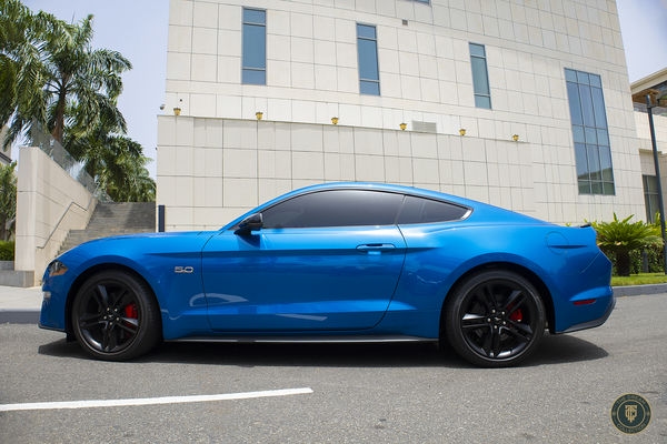 Ford Mustang GT Premium angle 4